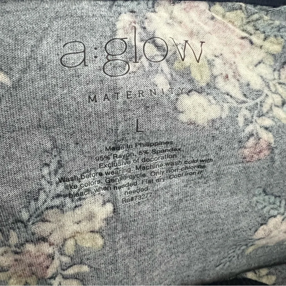 Aglow Maternity Blouse - Picture 3 of 3
